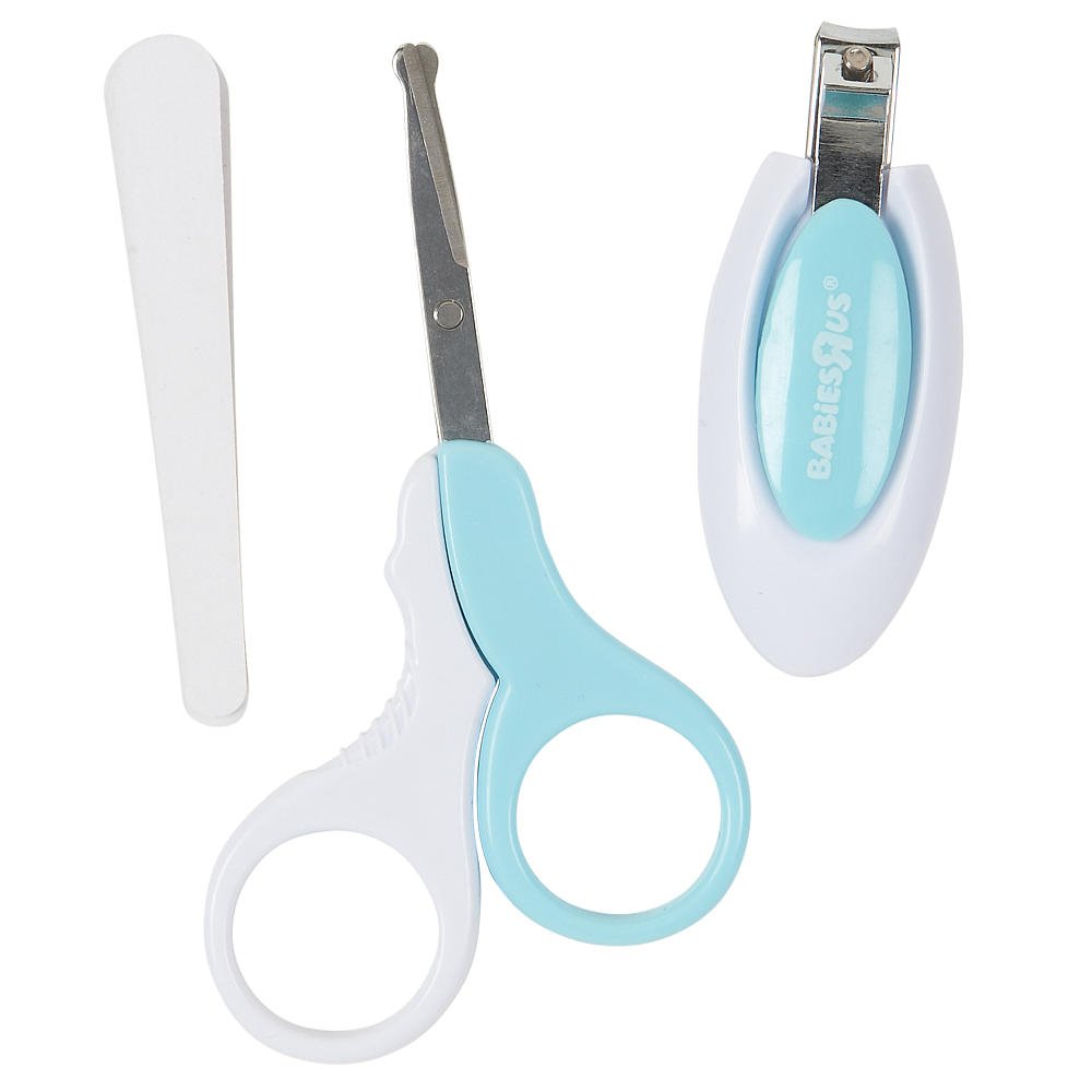 cut newborn baby nails