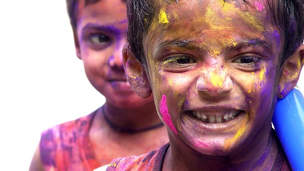 How To Play Safe Holi - Ten Useful Tips to Follow This Year - TCT