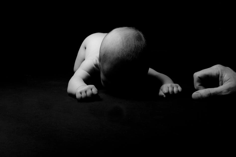 baby took his first steps 02