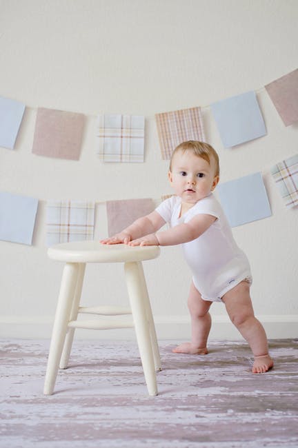 baby took his first steps 03