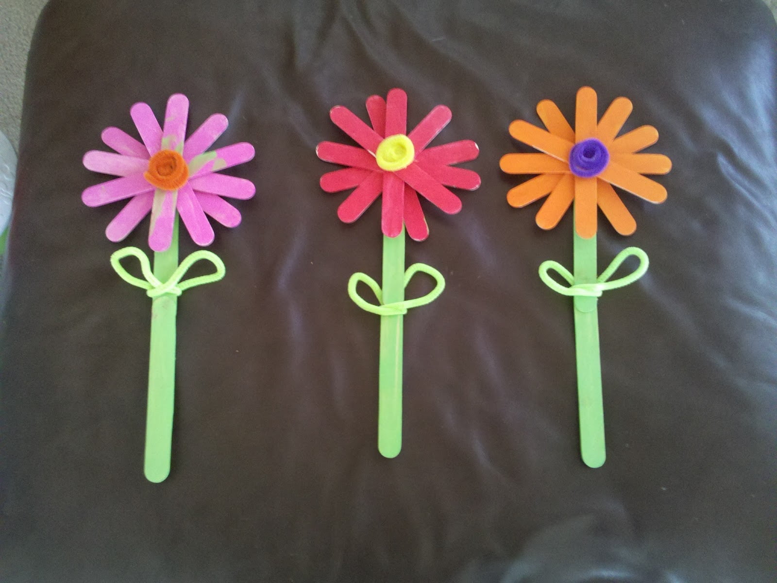 Crafts to make with ice cream sticks 05