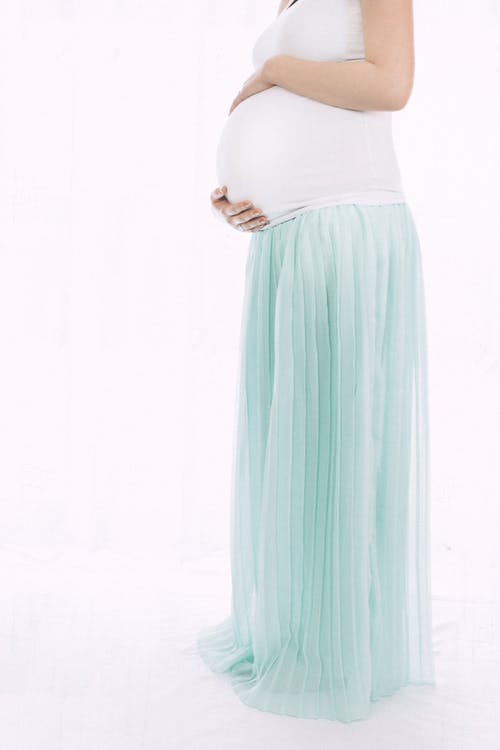 Moms With Bigger Baby Bumps 01