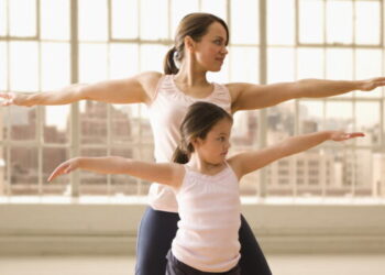 4 Winter Exercises You And Your Child Can Do At Home