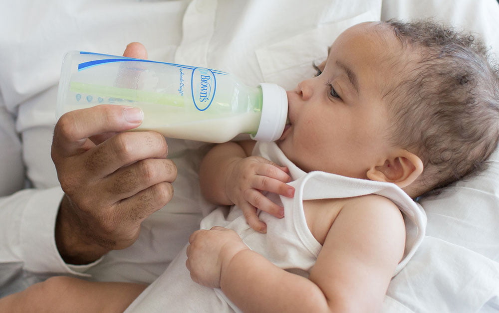 Introducing Baby Feeding Bottle To A Breastfed Child