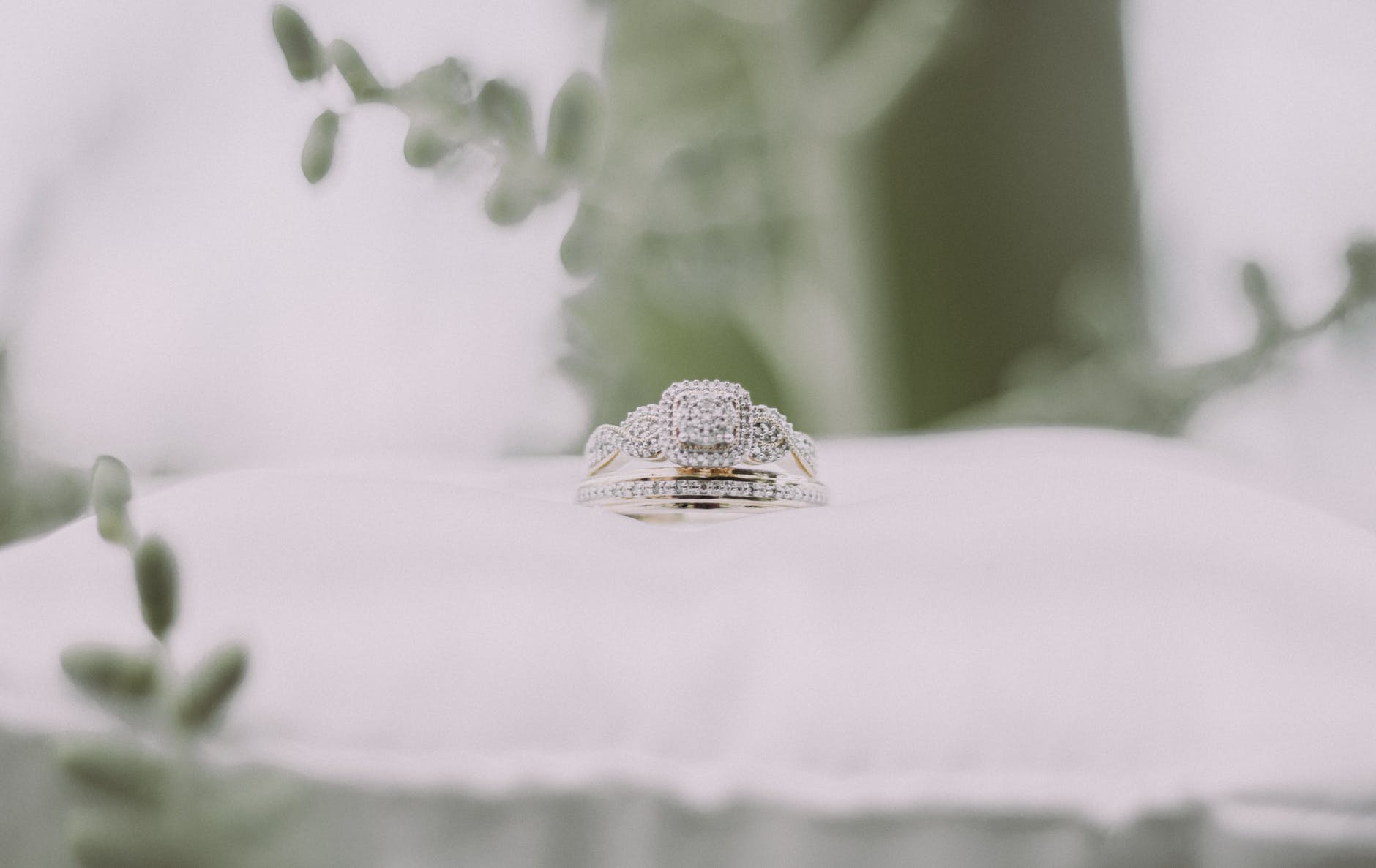 Guide to Buying Solitaire Jewellery – Melorra