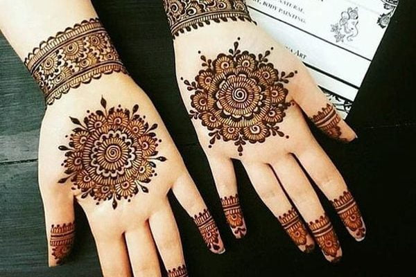 Rounded flowers Indian mehndi design