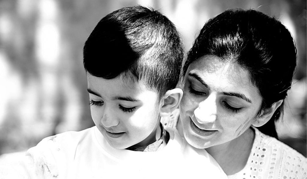 mom quotes - Mother and her son sharing a bond | mother-and-child-quotes