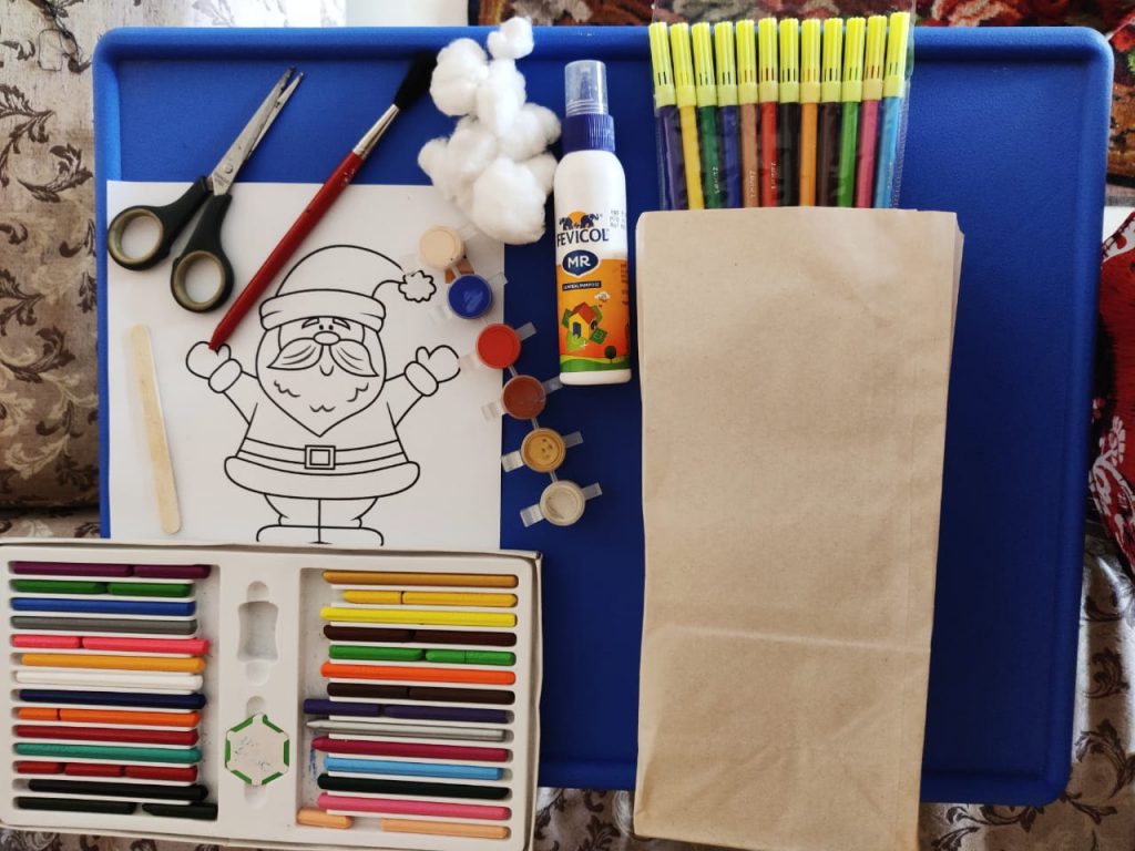 Ideas for Christmas crafts - Santa in the chimney ingredients
