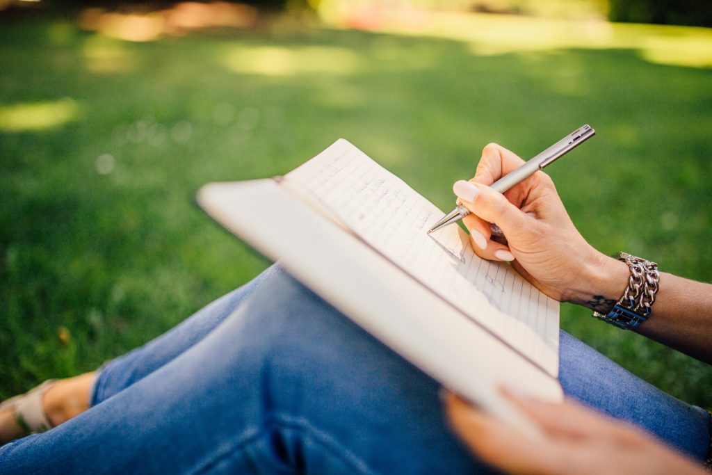 Best Daily Routines For A Healthy Life - Journaling
