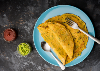 Recipe Of Healthy Indian Breakfast – Jowar Onion Chilla