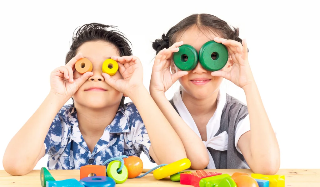 Activities for preschool at home - Kids playing